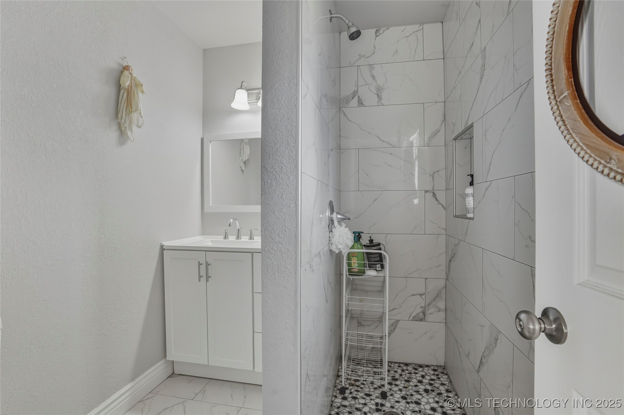 4529 E 24th West Avenue Property Photo 16