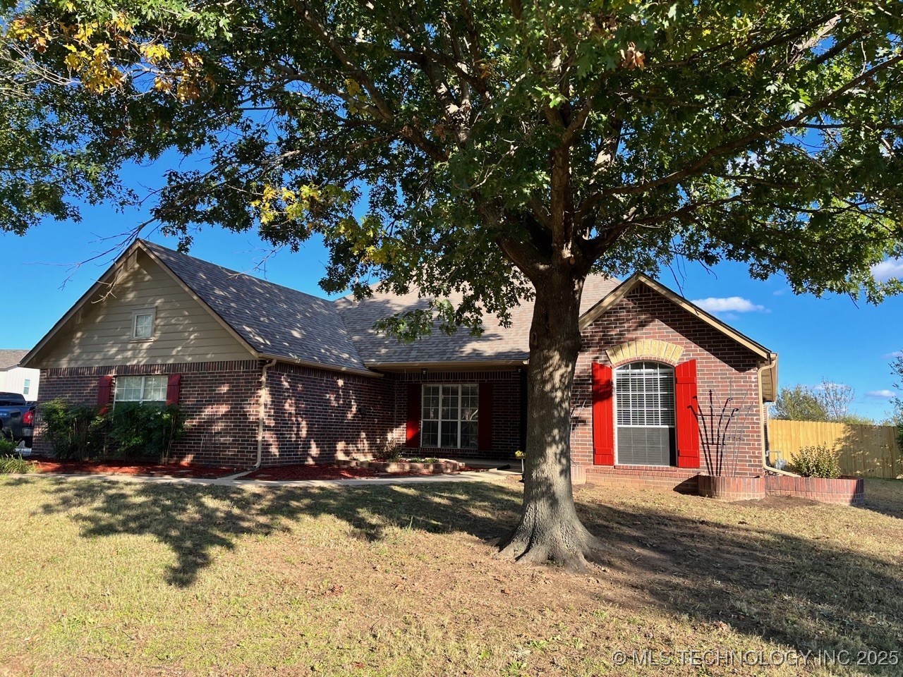 8250 Overlook Trail Property Photo 2