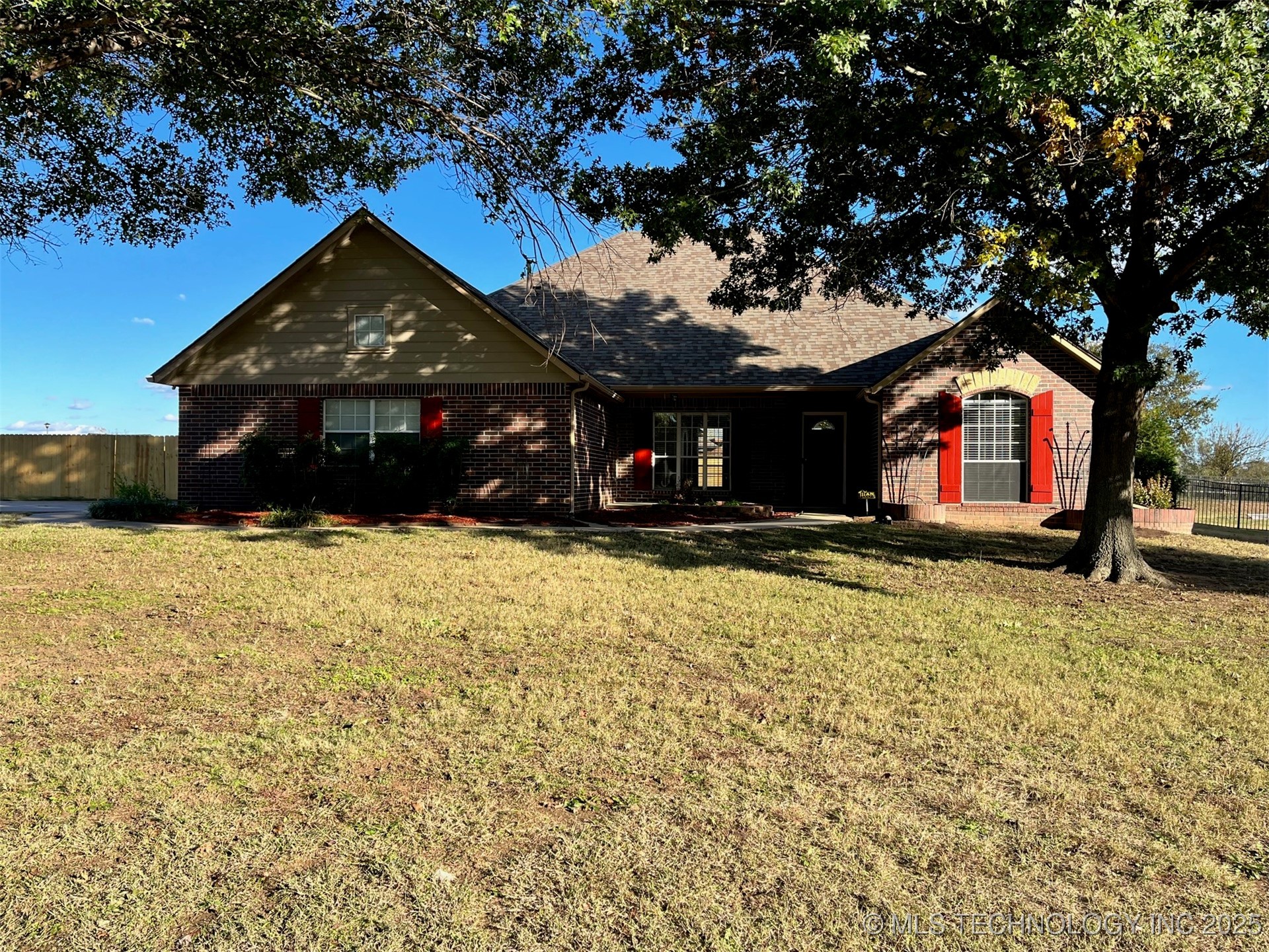 8250 Overlook Trail Property Photo 3