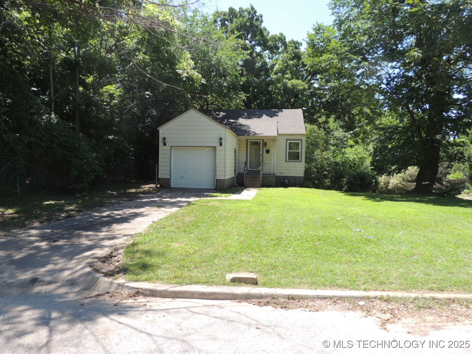 2102 W Reconciliation Parkway Property Photo 1