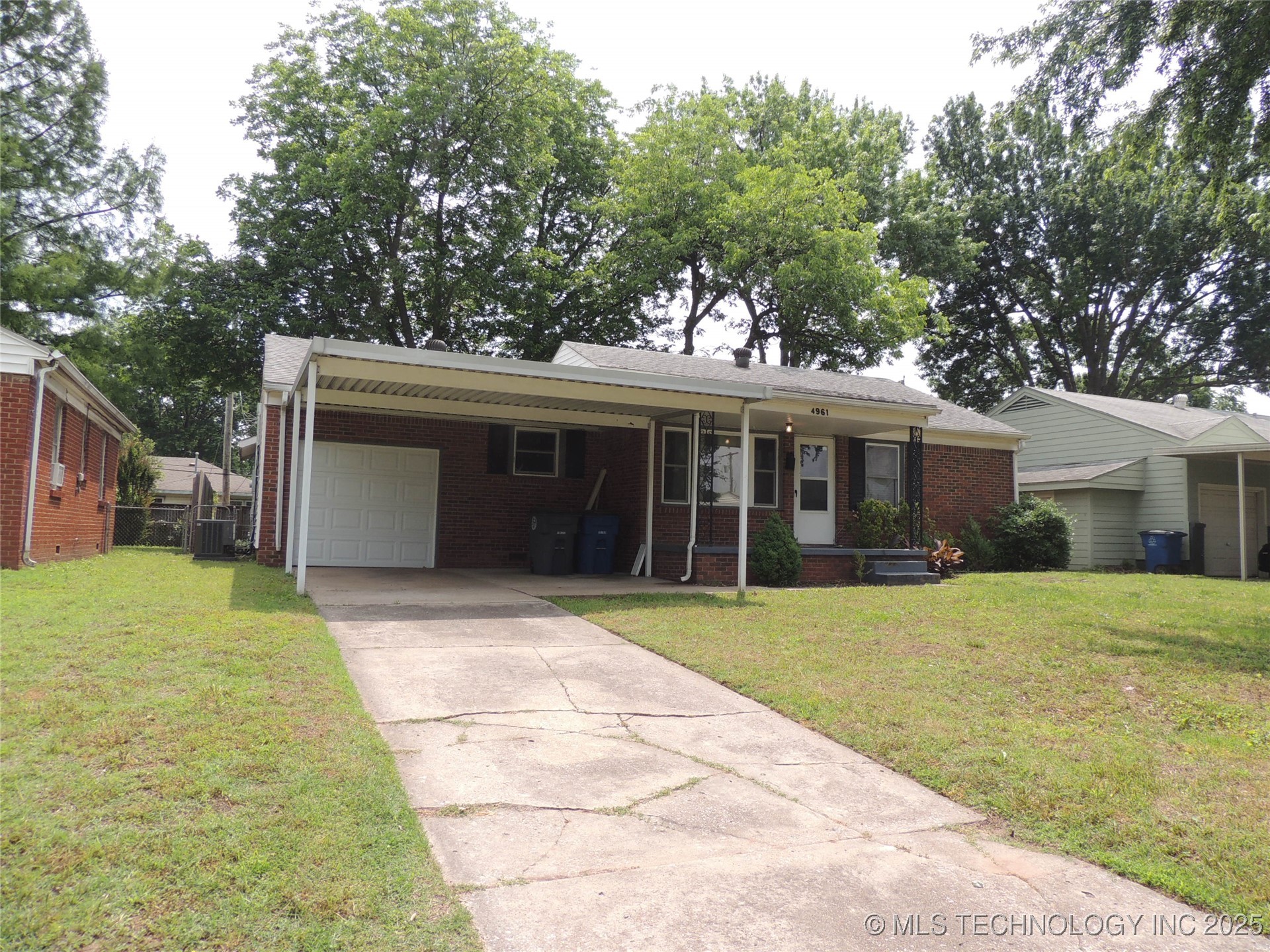 4961 S Madison Avenue Property Photo 2