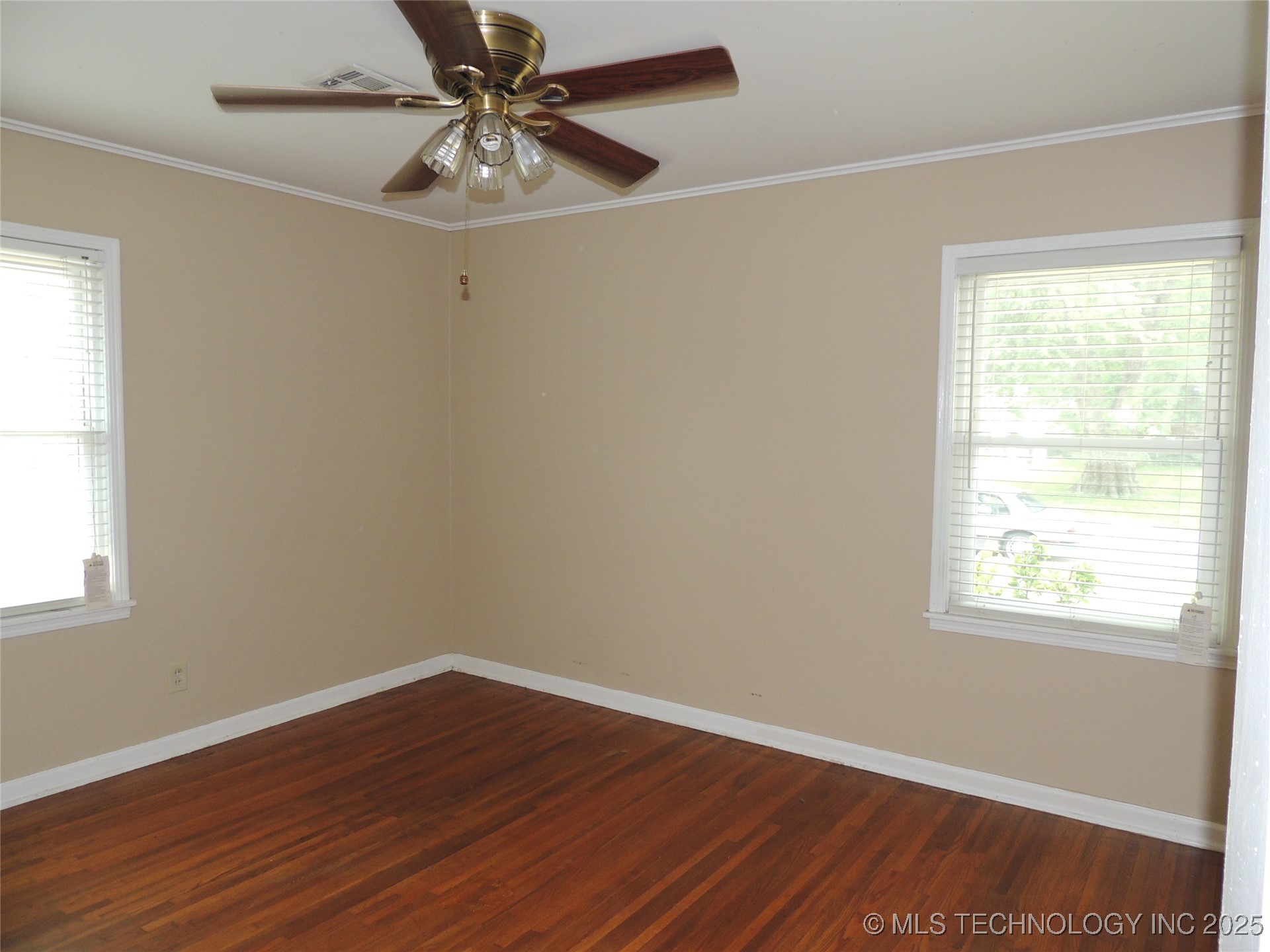 4961 S Madison Avenue Property Photo 13