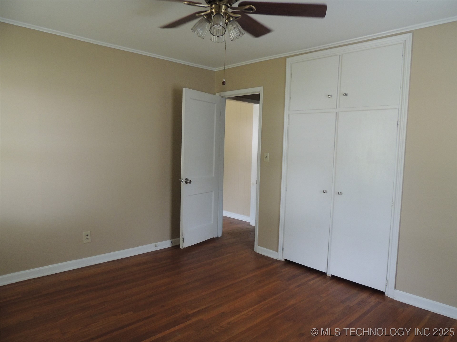 4961 S Madison Avenue Property Photo 14
