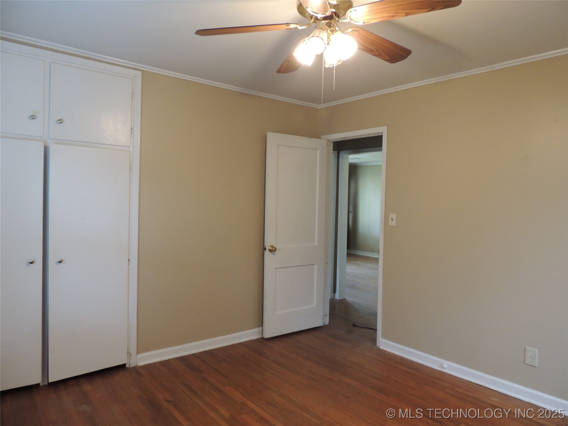 4961 S Madison Avenue Property Photo 16