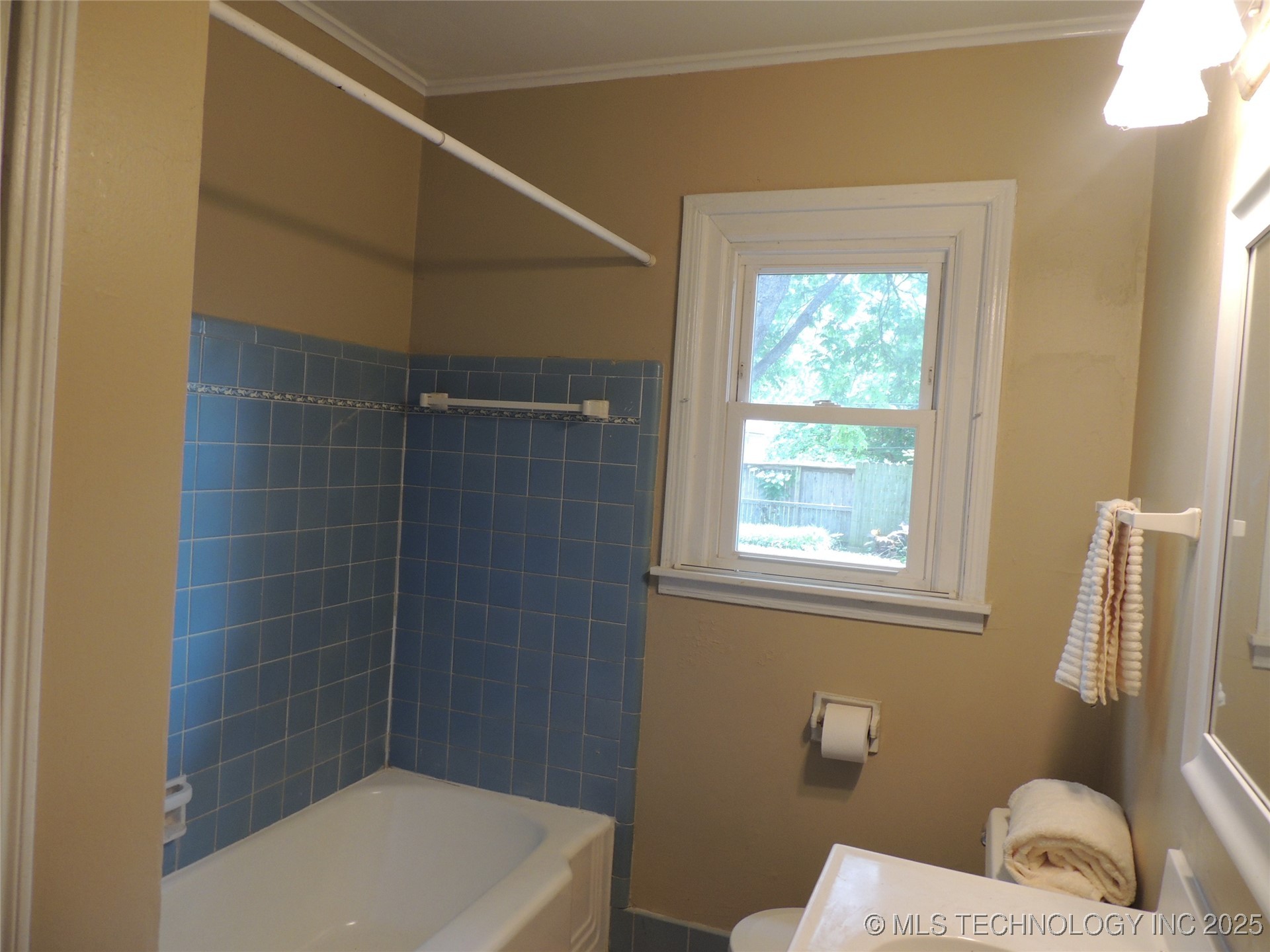 4961 S Madison Avenue Property Photo 17