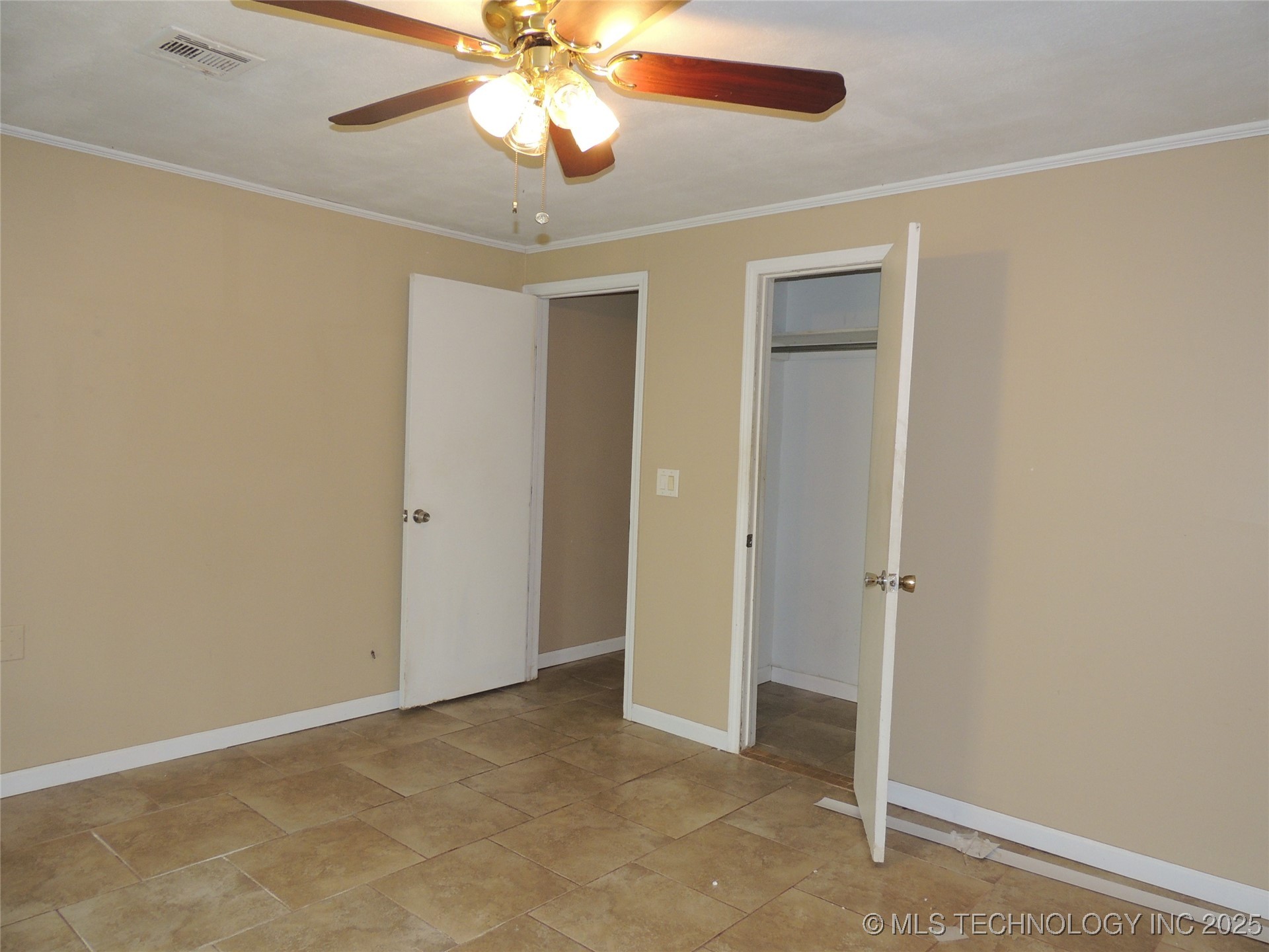 4961 S Madison Avenue Property Photo 19