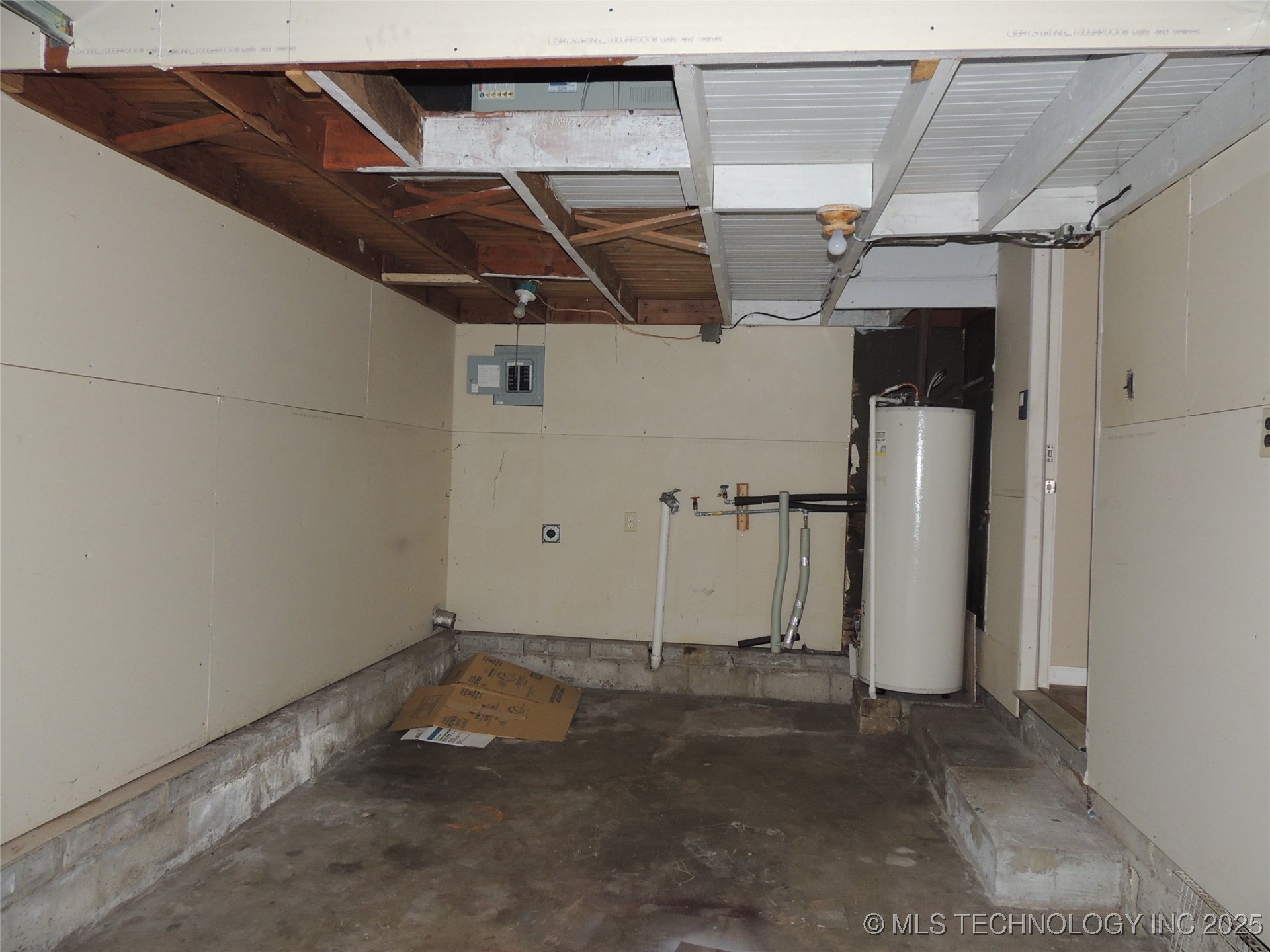 4961 S Madison Avenue Property Photo 23