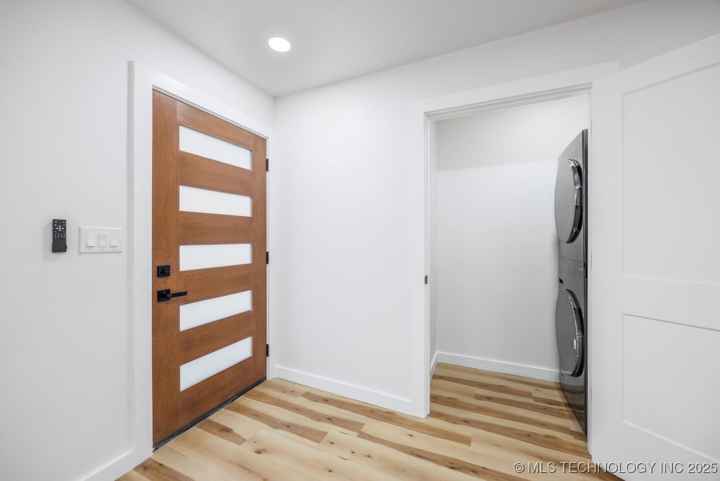 806 E 12th Place Property Photo 24