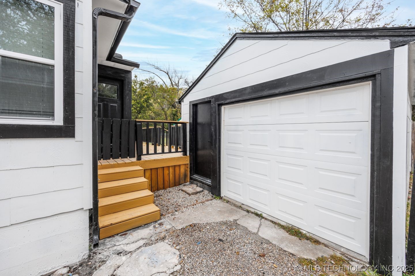 806 E 12th Place Property Photo 27