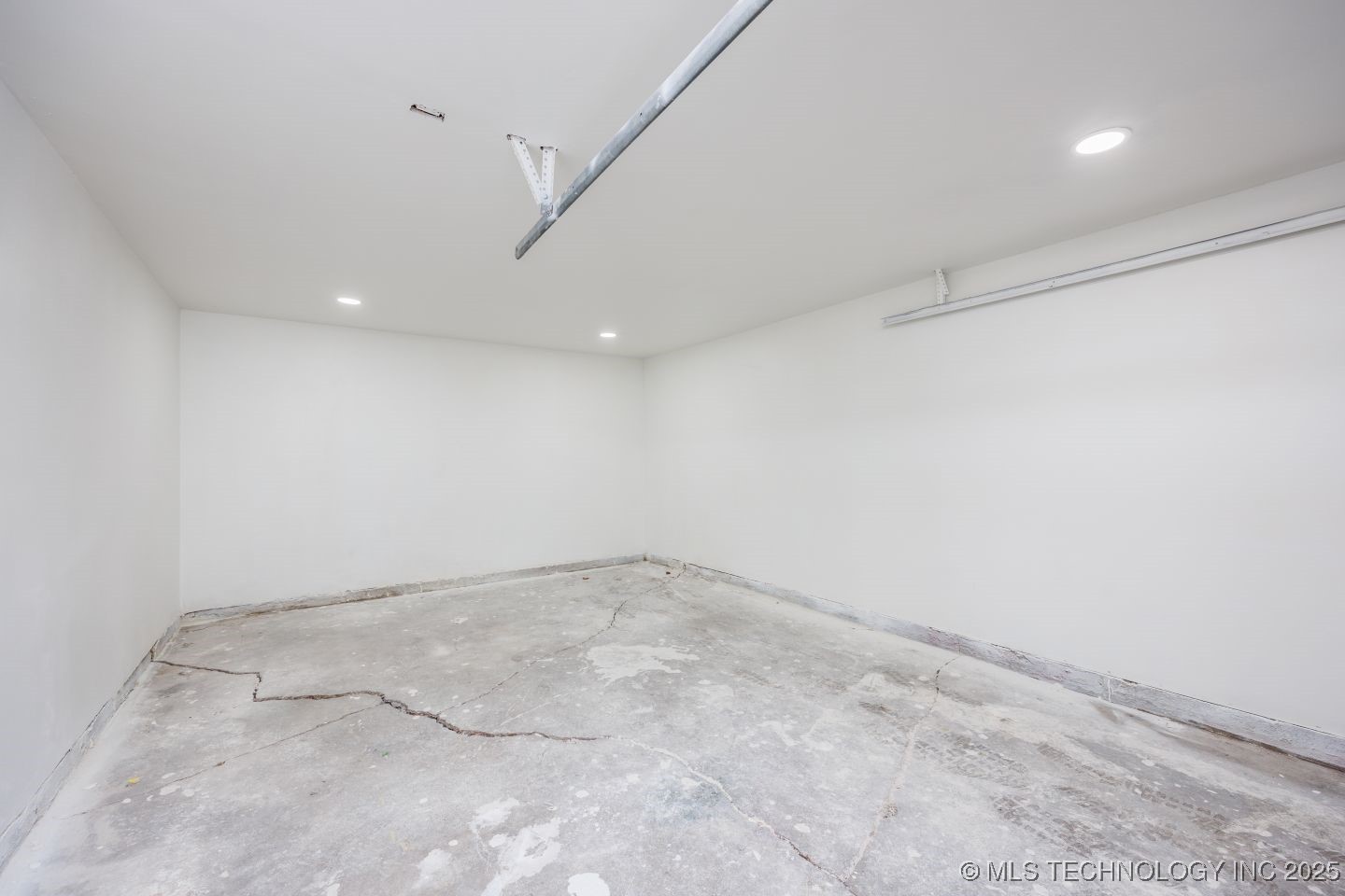 806 E 12th Place Property Photo 29