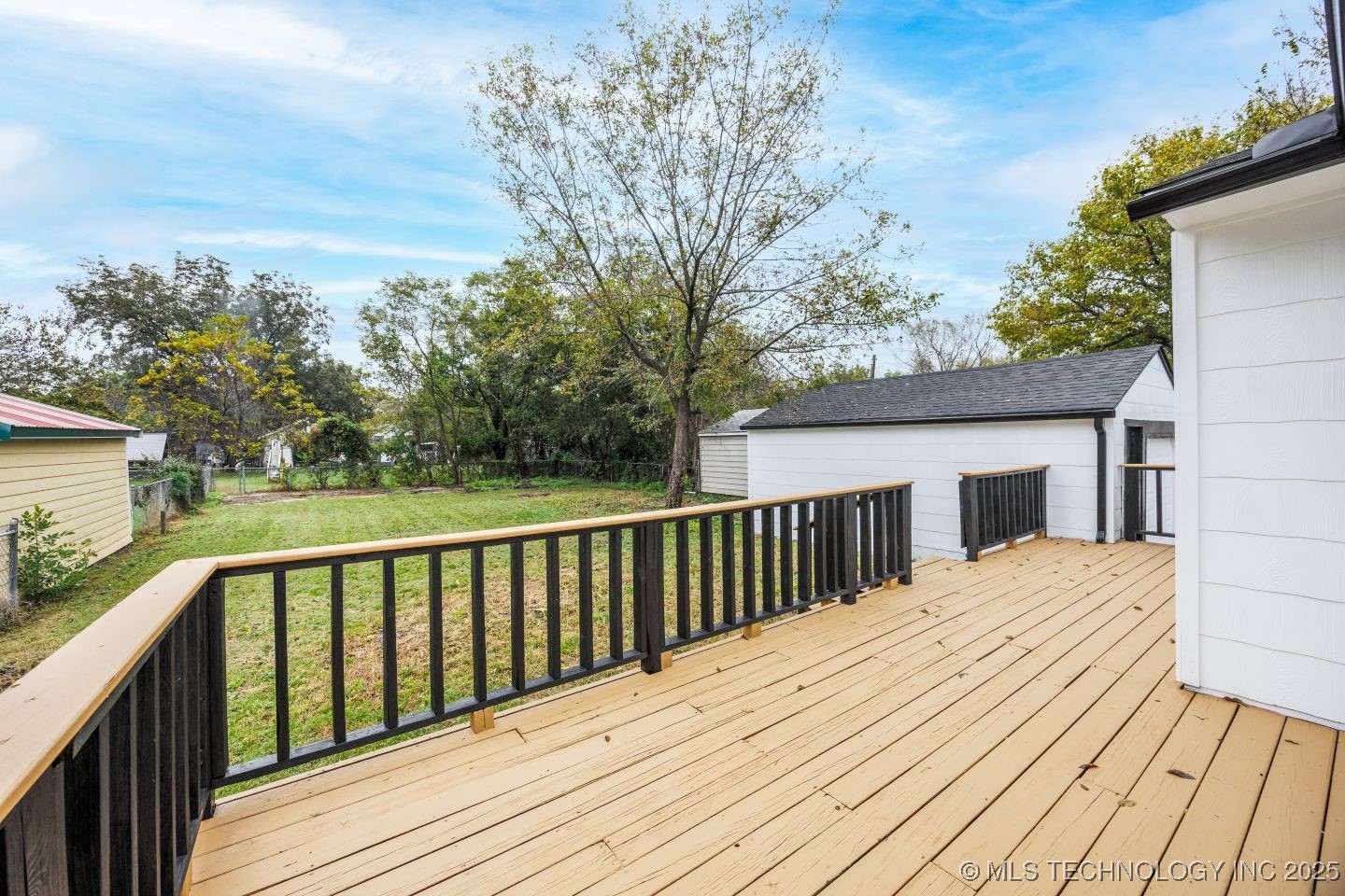 806 E 12th Place Property Photo 31