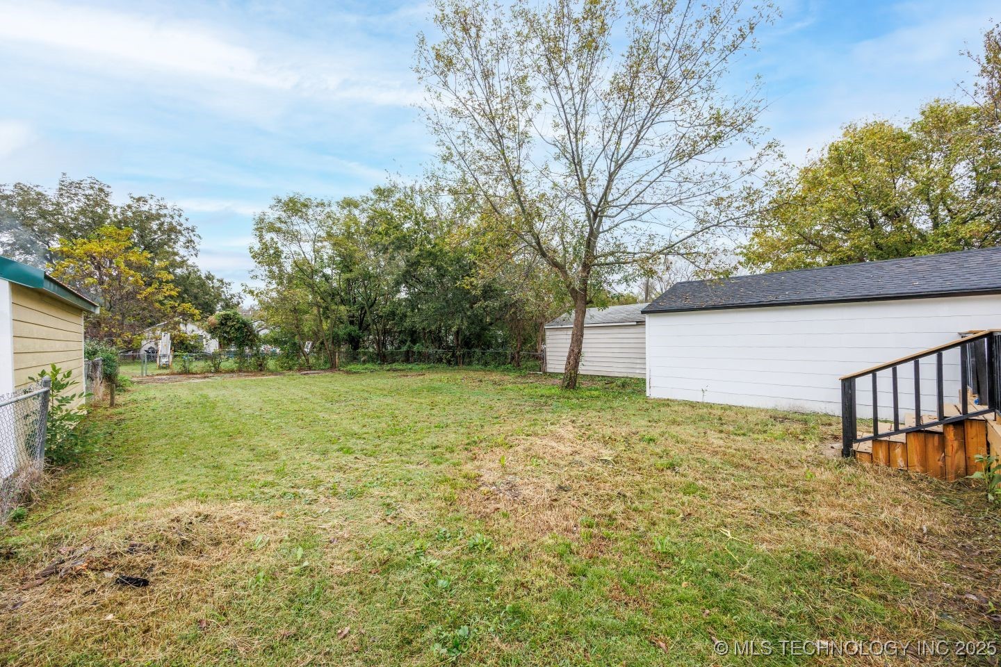 806 E 12th Place Property Photo 33