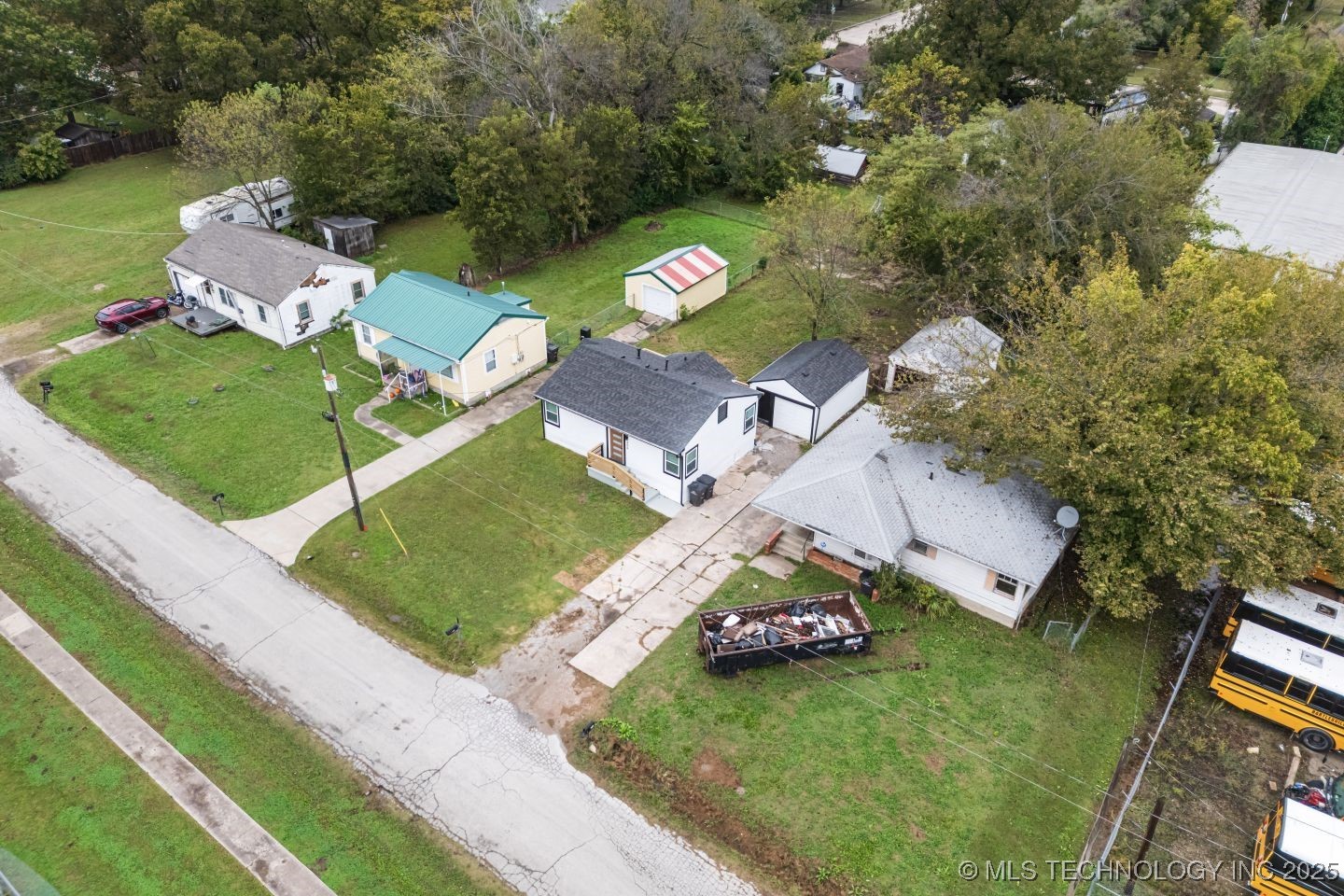 806 E 12th Place Property Photo 35