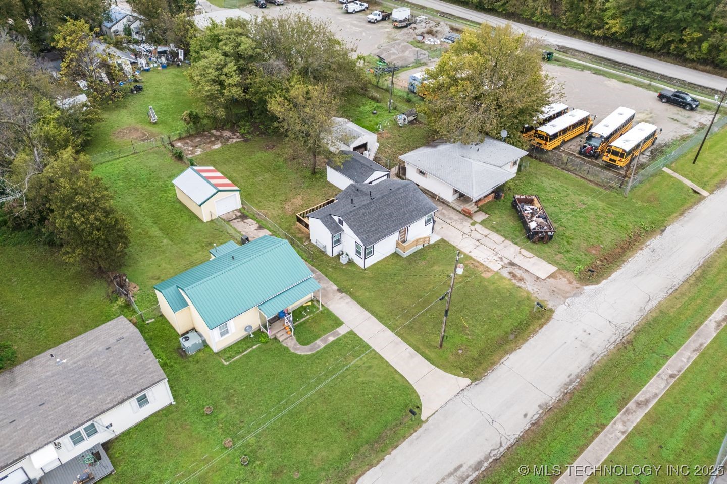 806 E 12th Place Property Photo 36