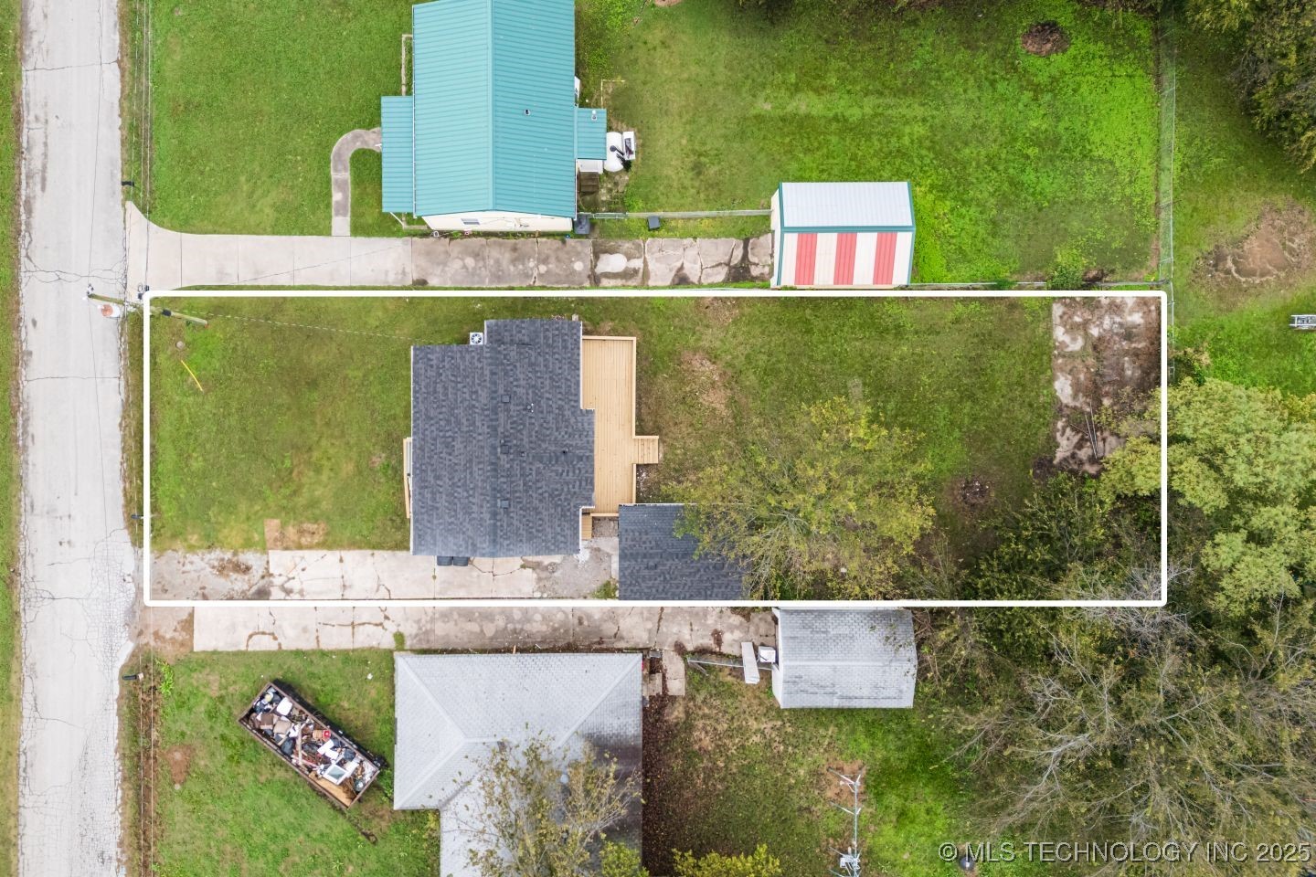 806 E 12th Place Property Photo 39