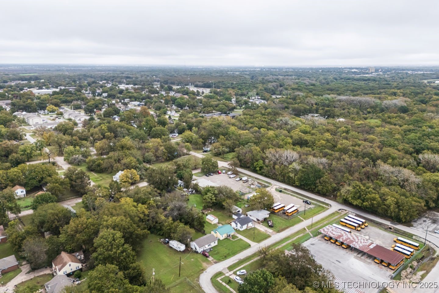 806 E 12th Place Property Photo 41