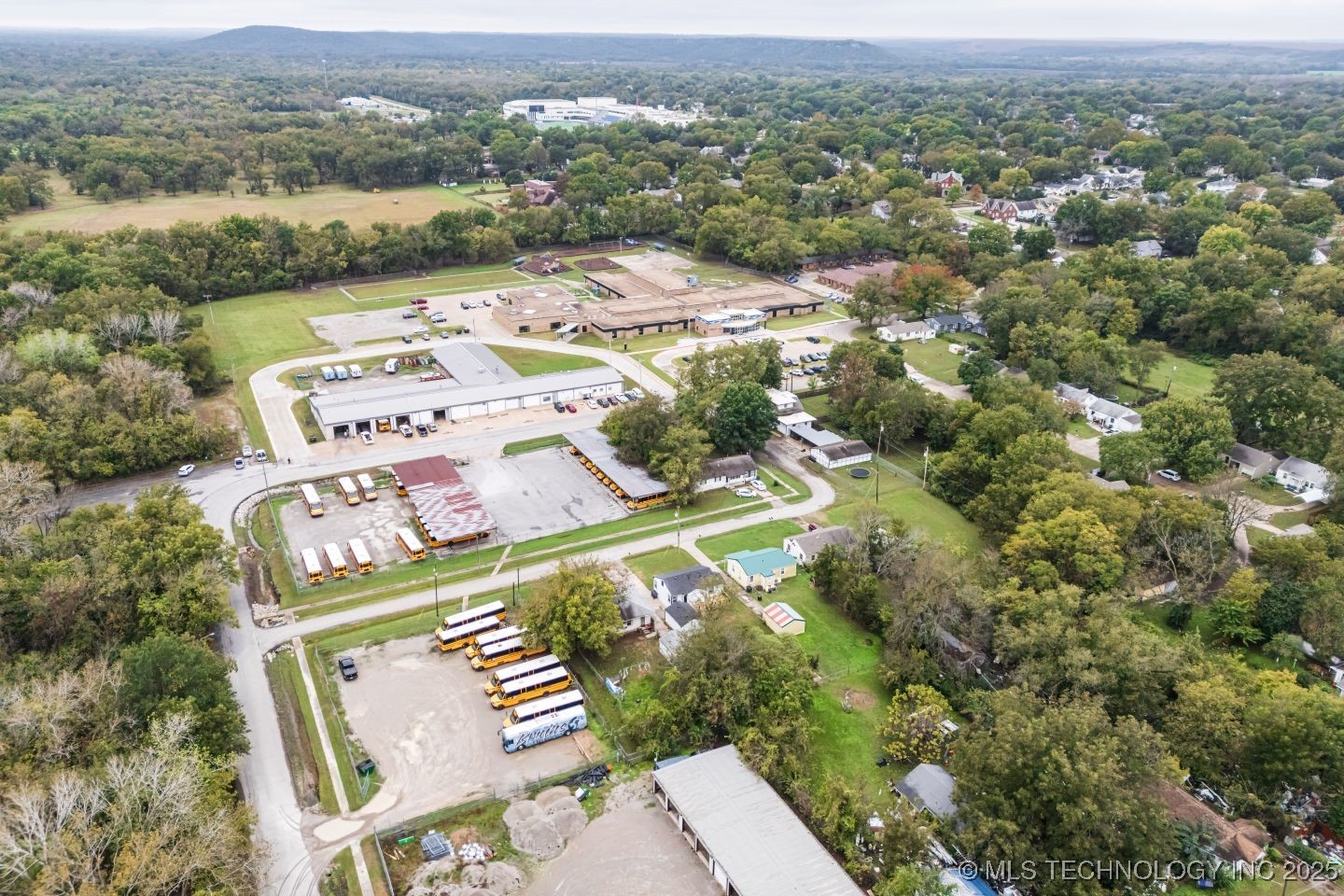 806 E 12th Place Property Photo 42