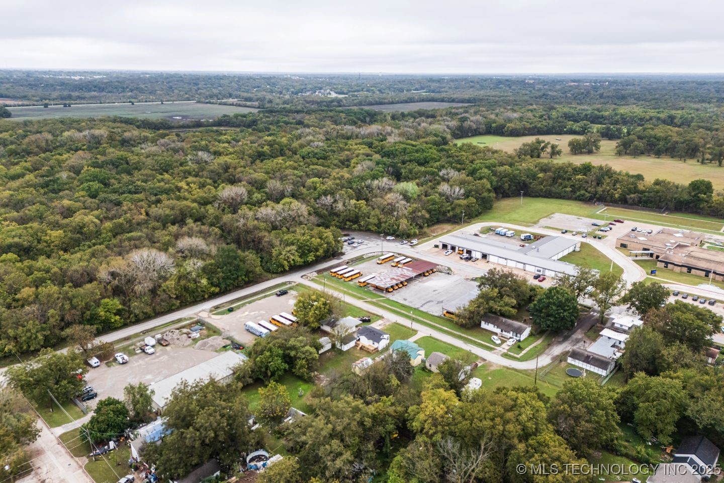 806 E 12th Place Property Photo 43