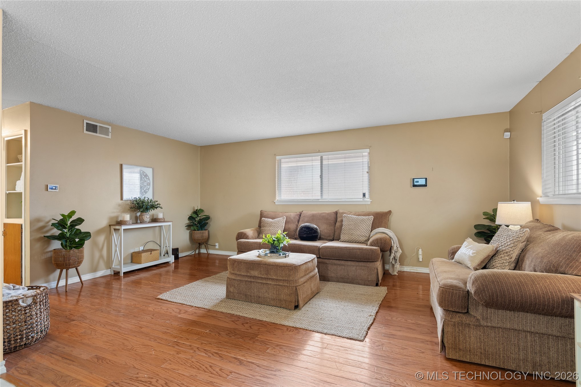 703 Cottonwood Street Property Photo 3