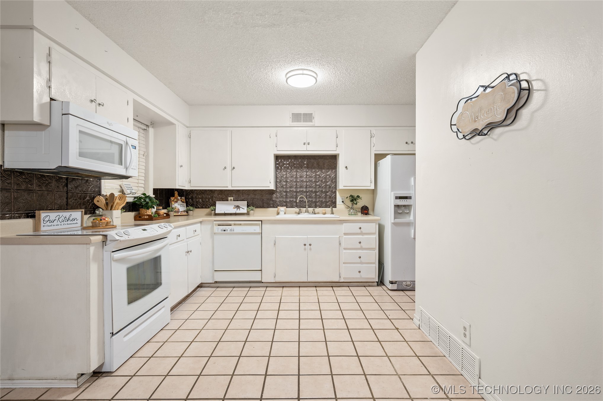 703 Cottonwood Street Property Photo 7