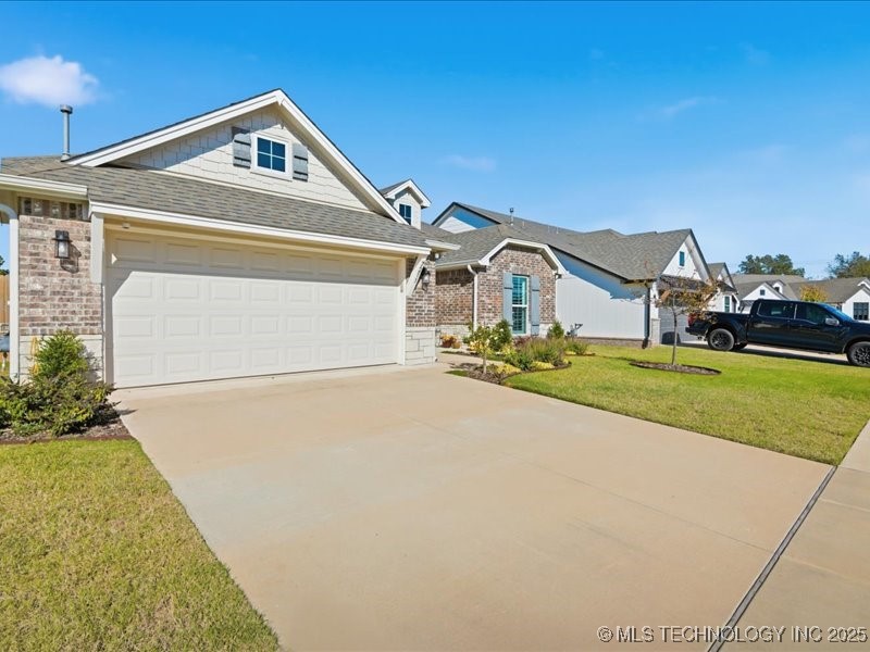 7211 E 131st Place S Property Photo 2