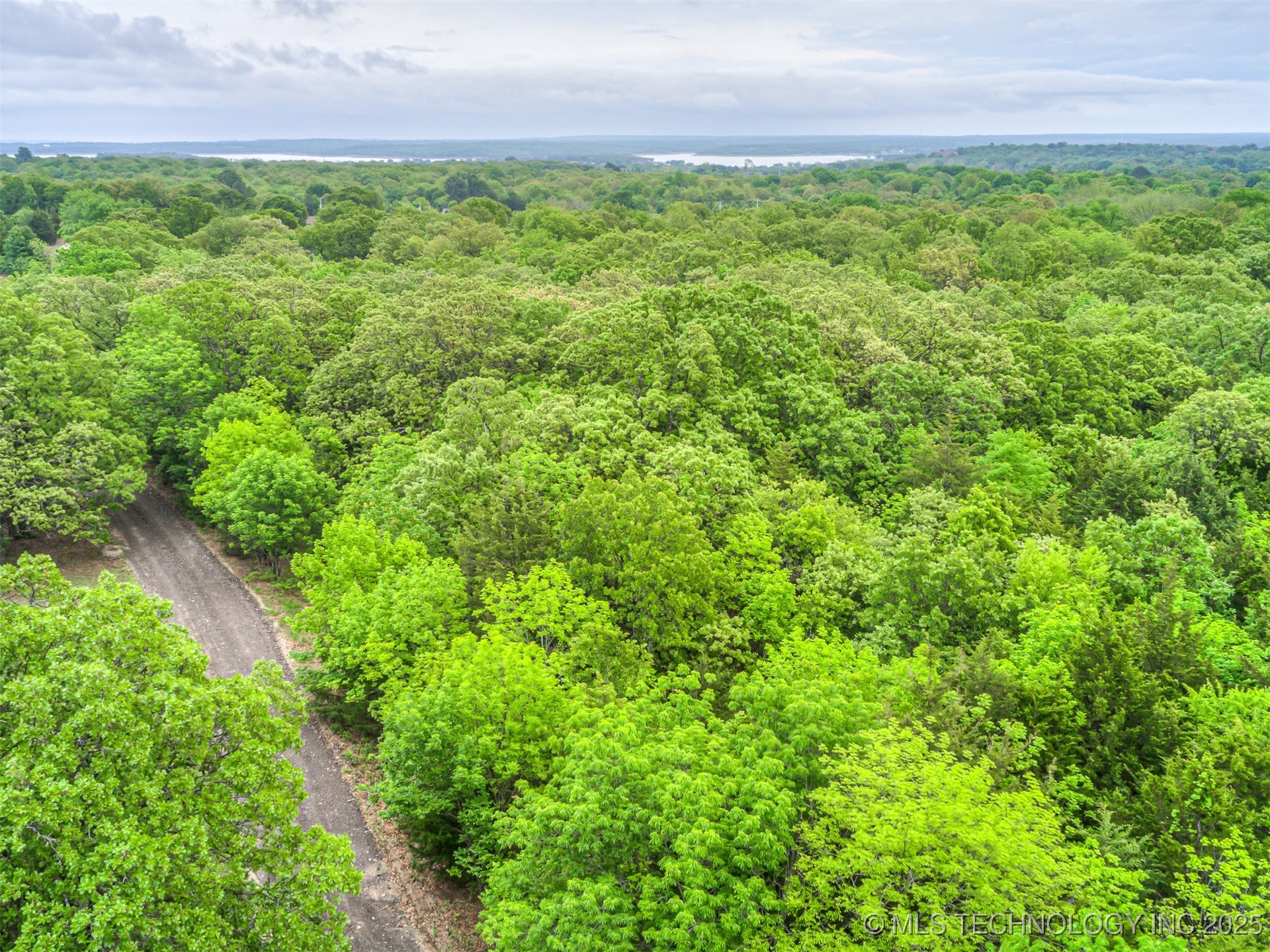 3891 Fox Run Road Property Photo 3