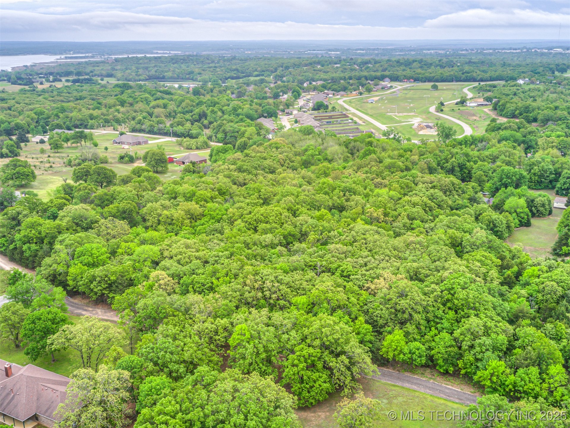 3891 Fox Run Road Property Photo 5