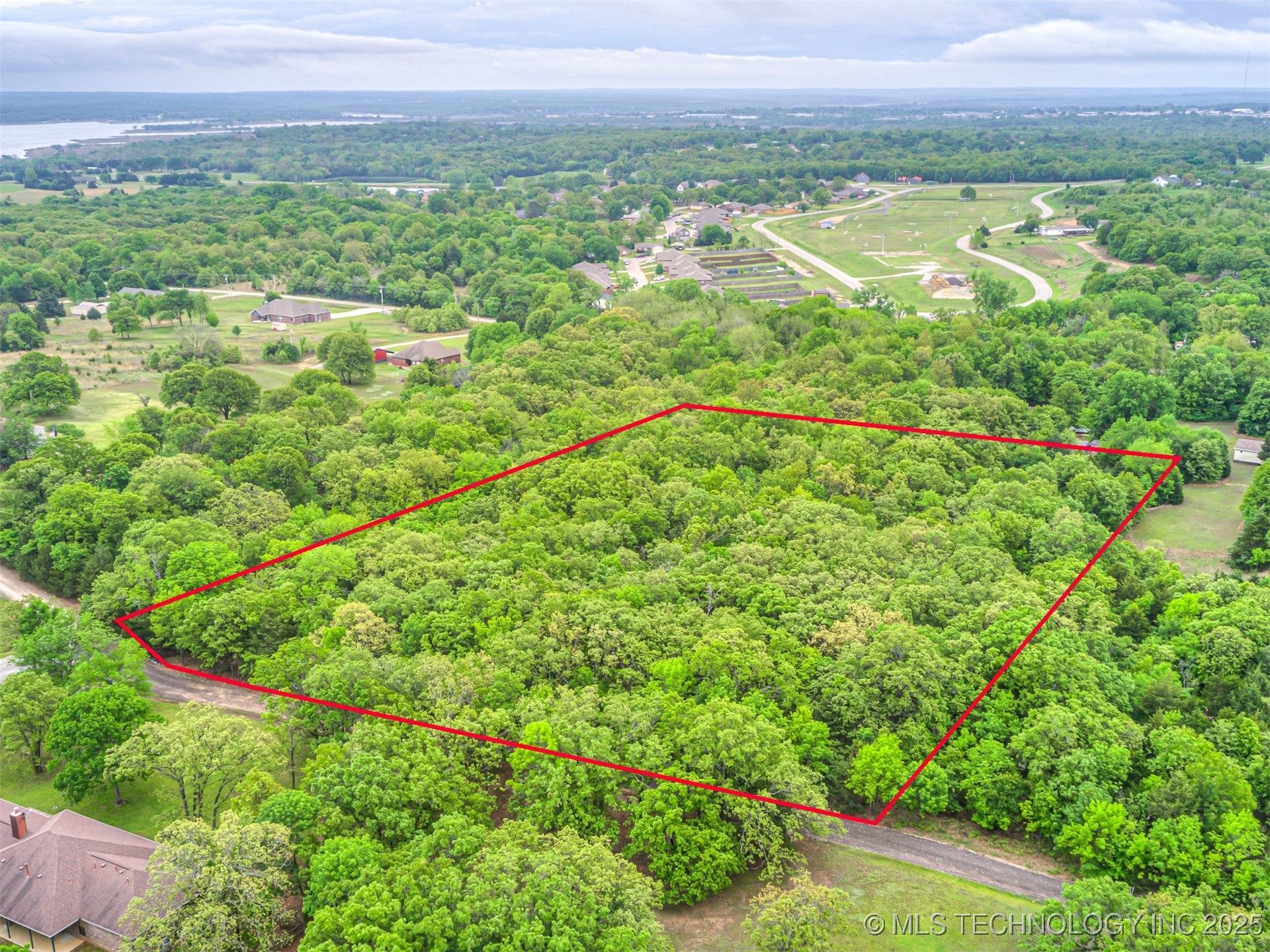 3891 Fox Run Road Property Photo 6