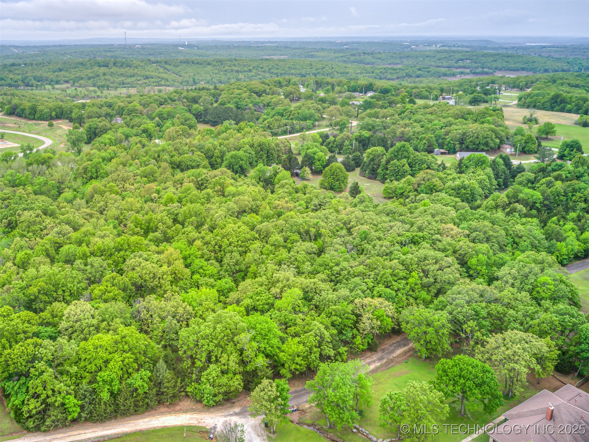3891 Fox Run Road Property Photo 9