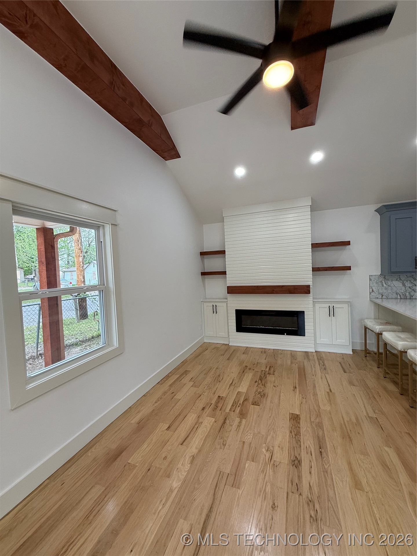 2035 N Fulton Avenue Property Photo 4