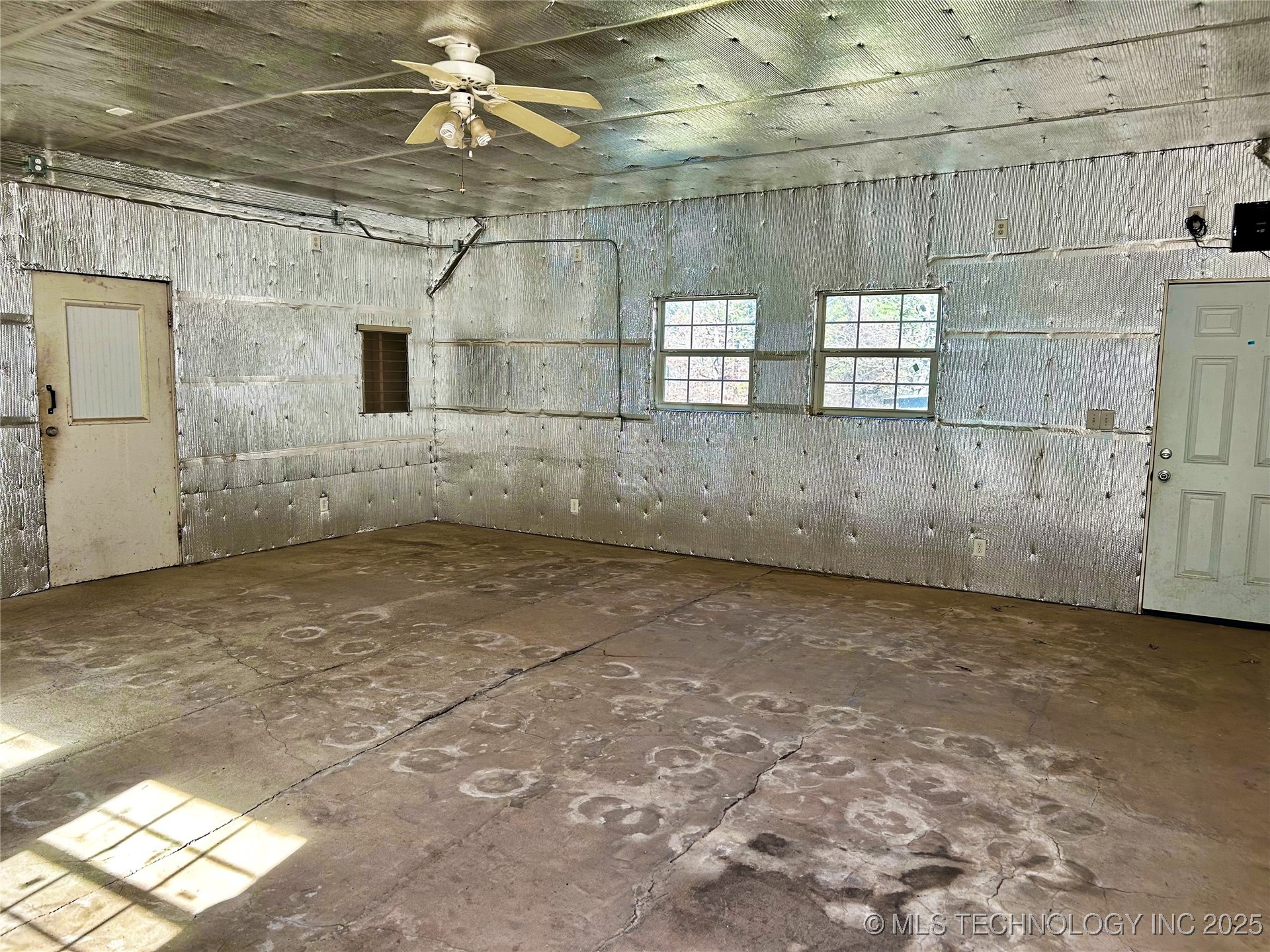 476359 E 791 Road Property Photo 14