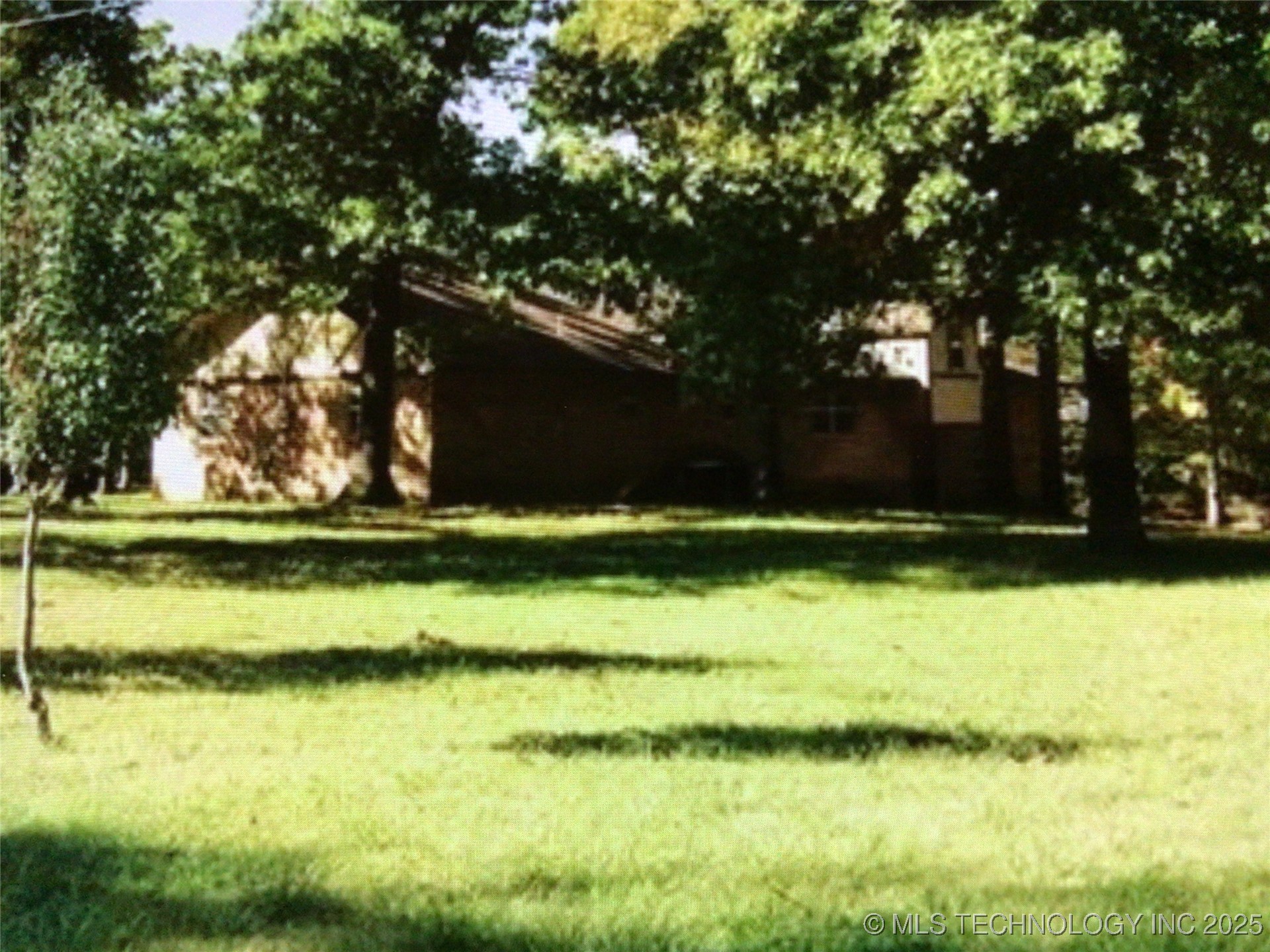 6959 E 561 Road Property Photo 2