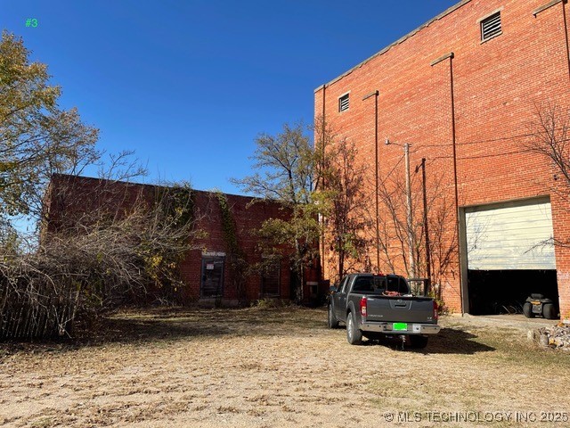 305 B Se Property Photo 3