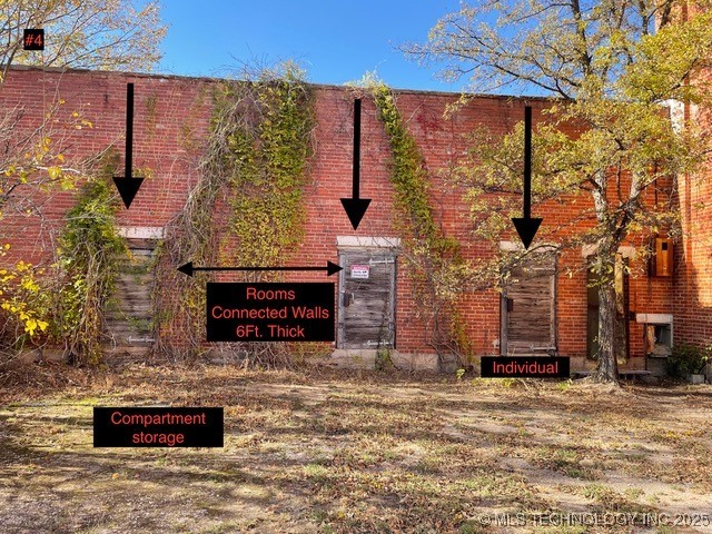 305 B Se Property Photo 4