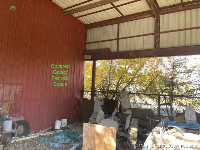 305 B Se Property Photo 9