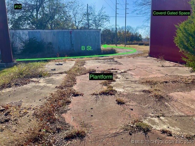 305 B Se Property Photo 12