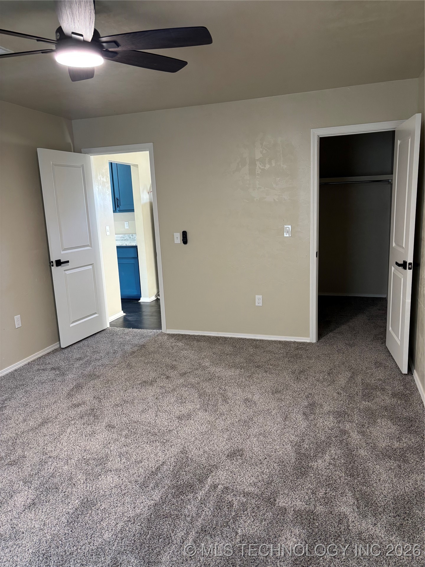 1129 E Vine Street Property Photo 3