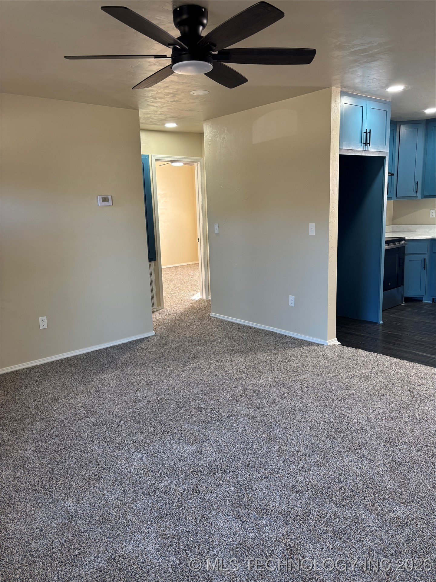 1129 E Vine Street Property Photo 8