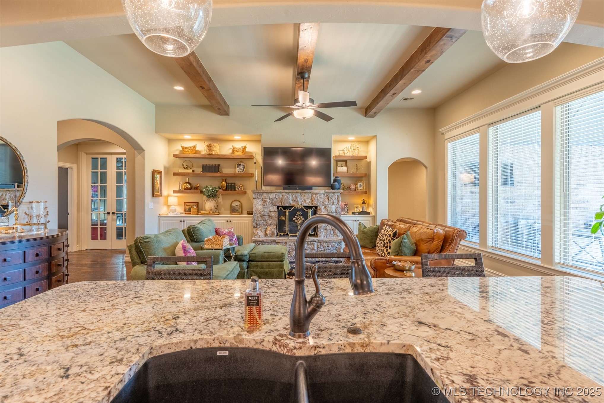 2923 E Portland Street Property Photo 15