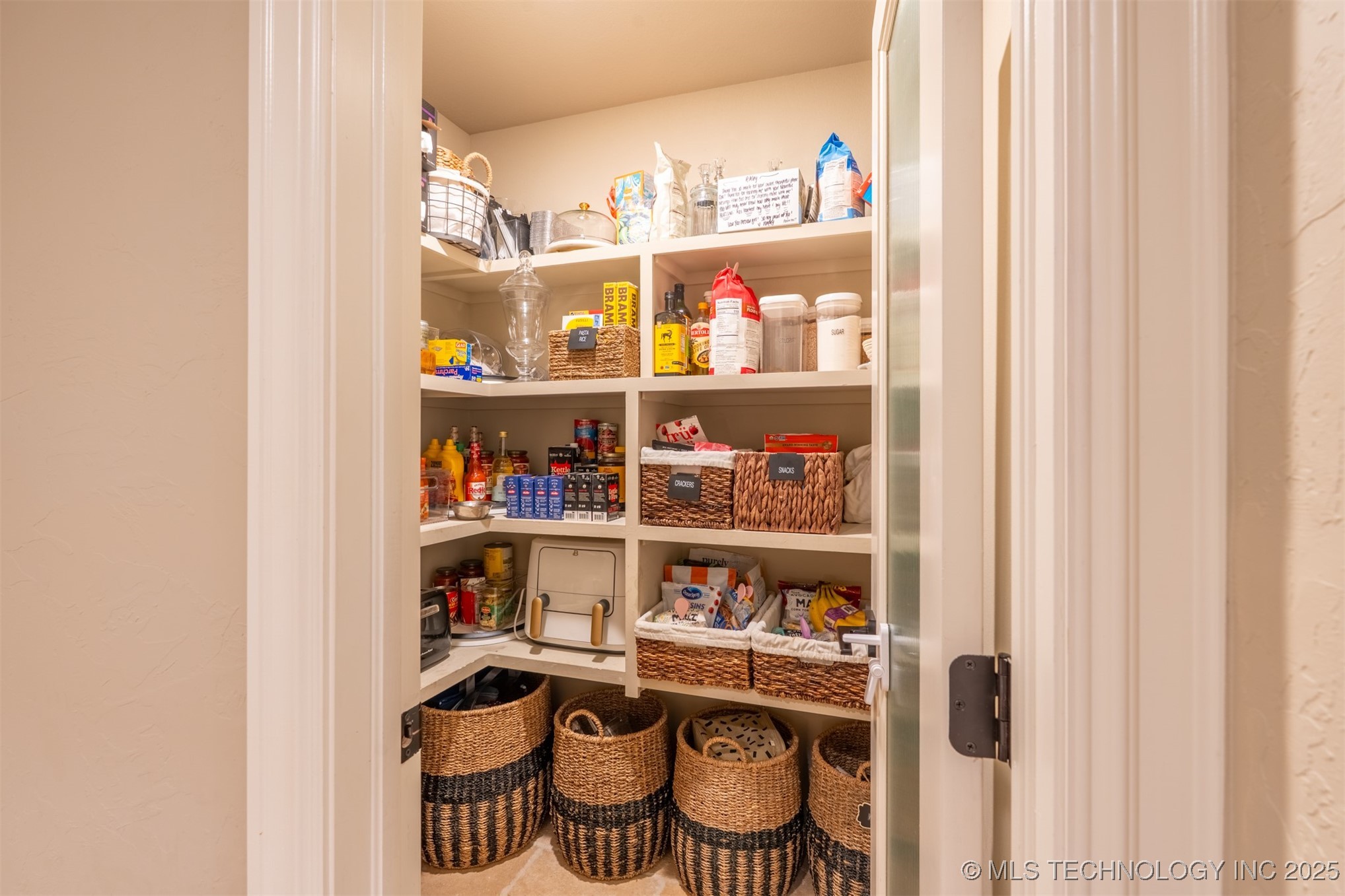 2923 E Portland Street Property Photo 20