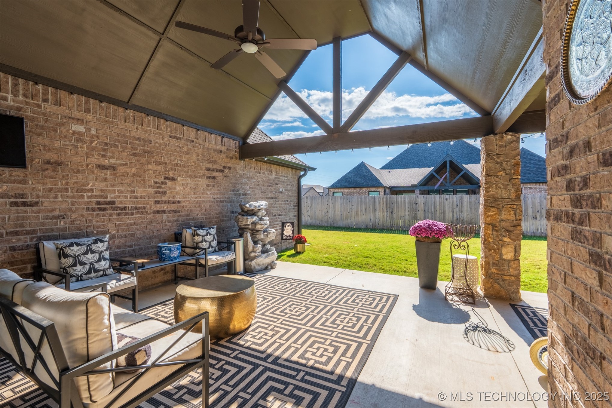 2923 E Portland Street Property Photo 47