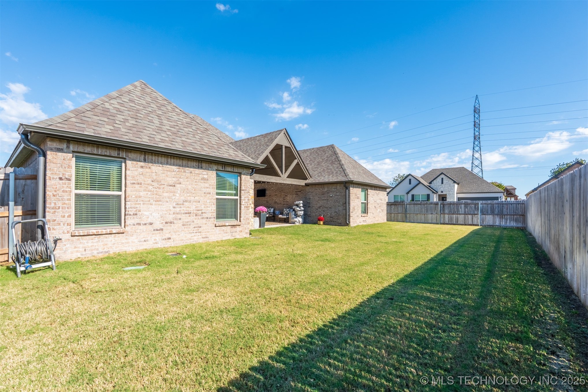 2923 E Portland Street Property Photo 51