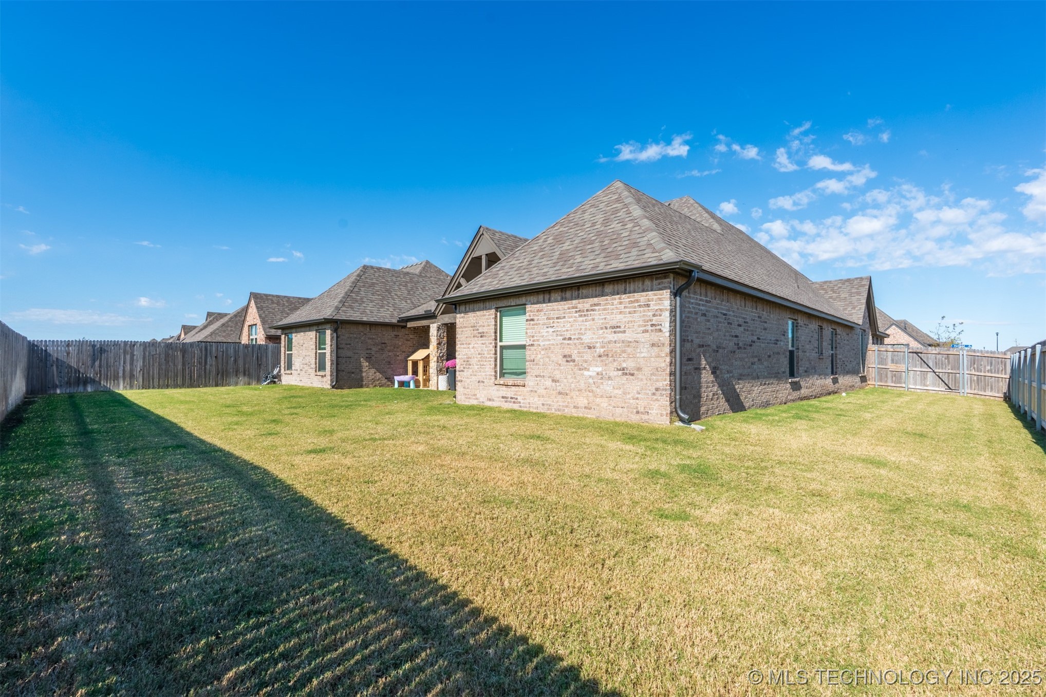 2923 E Portland Street Property Photo 52