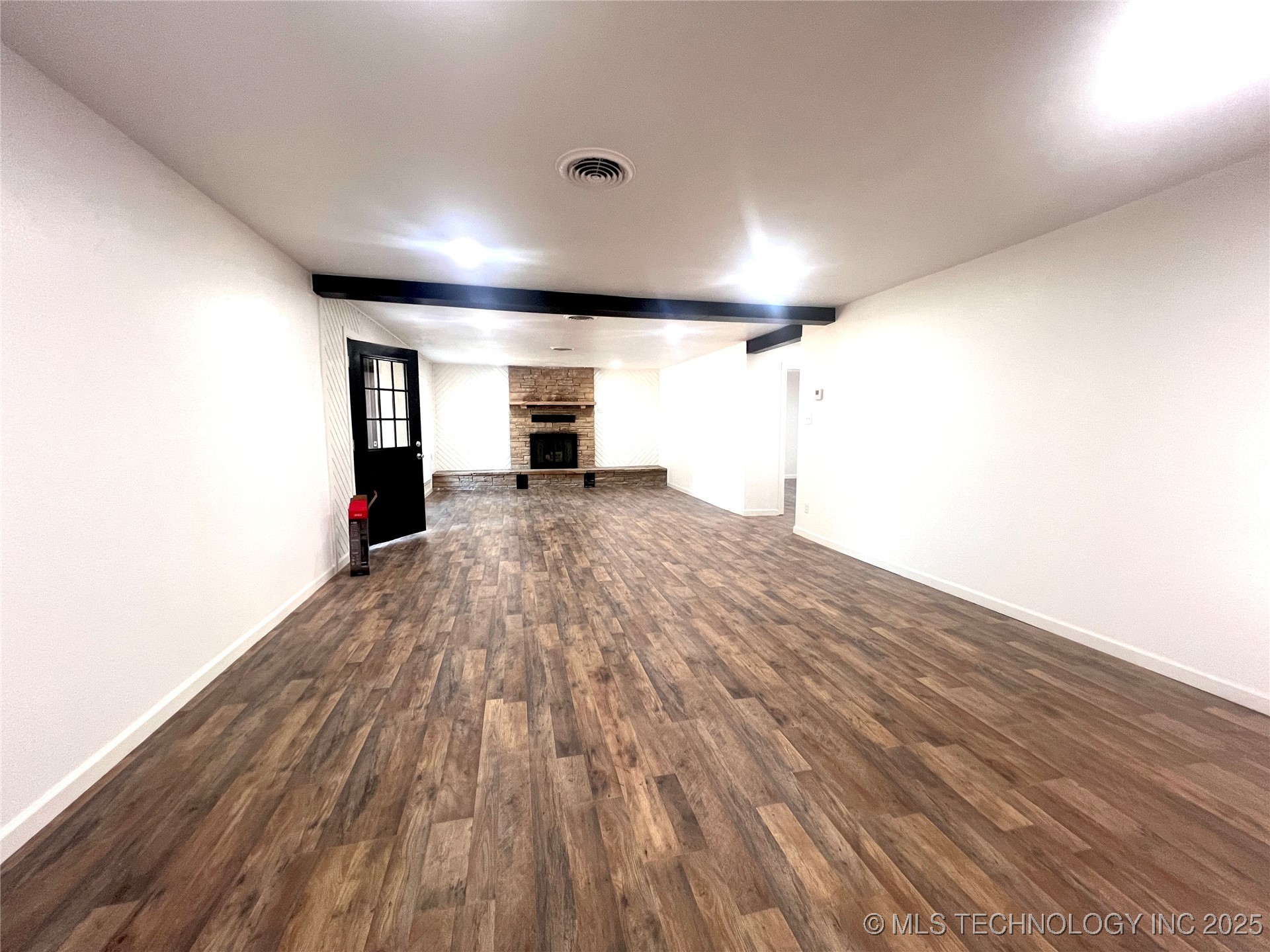 563 W Chambers Road Property Photo 23