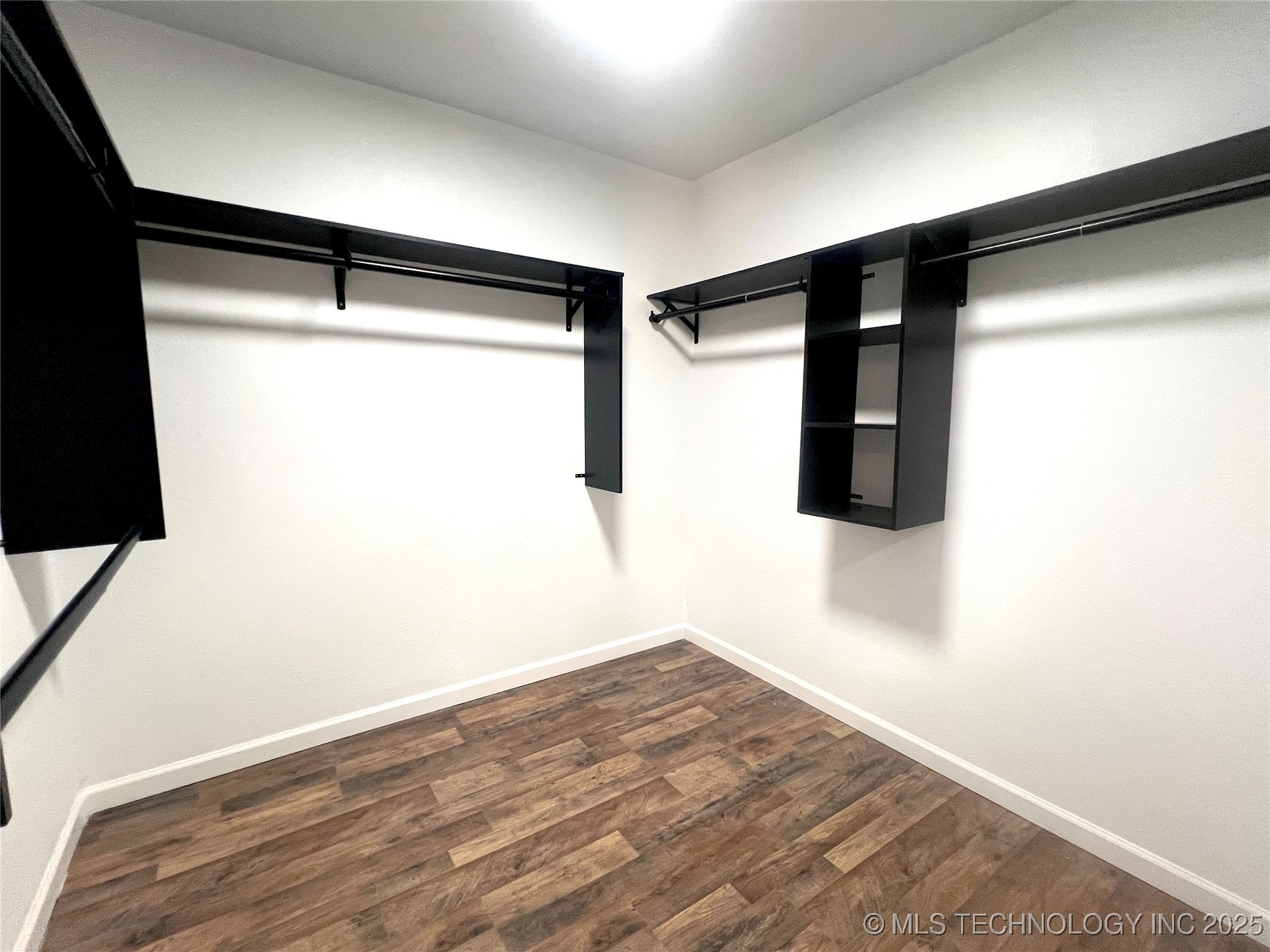 563 W Chambers Road Property Photo 30