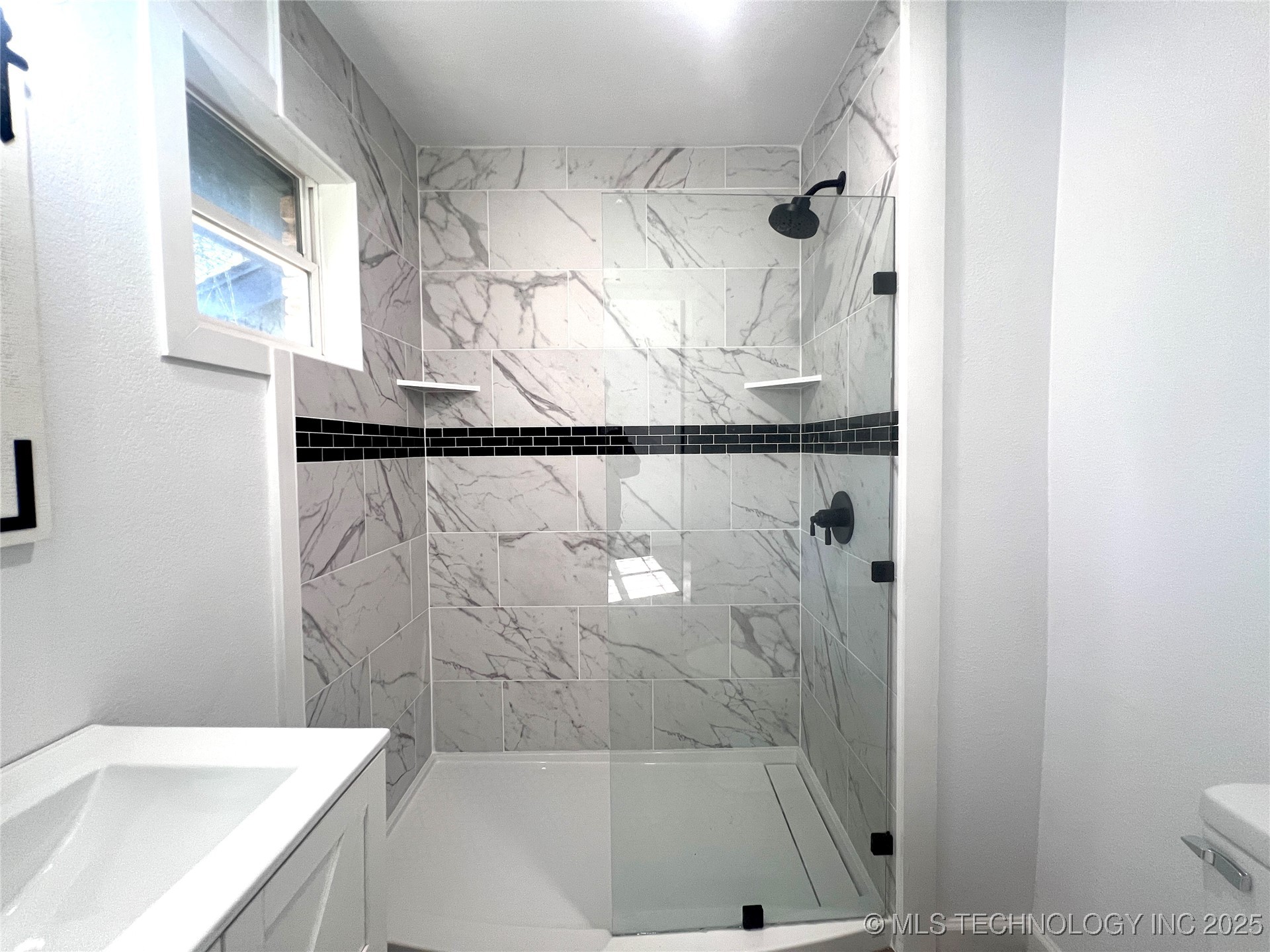 563 W Chambers Road Property Photo 36