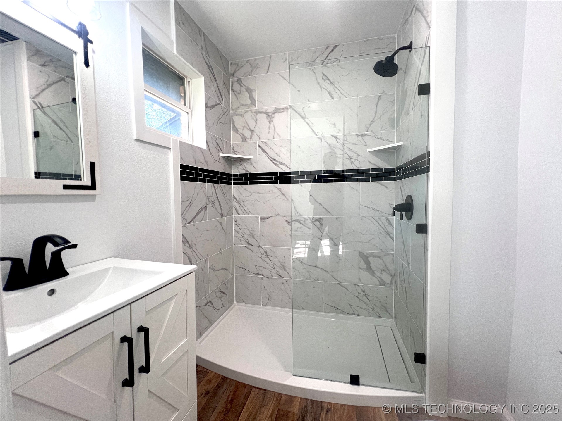 563 W Chambers Road Property Photo 37