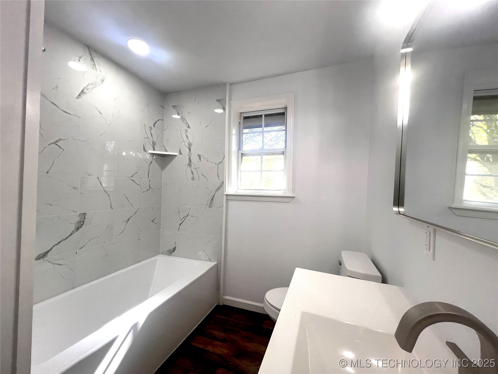 563 W Chambers Road Property Photo 40