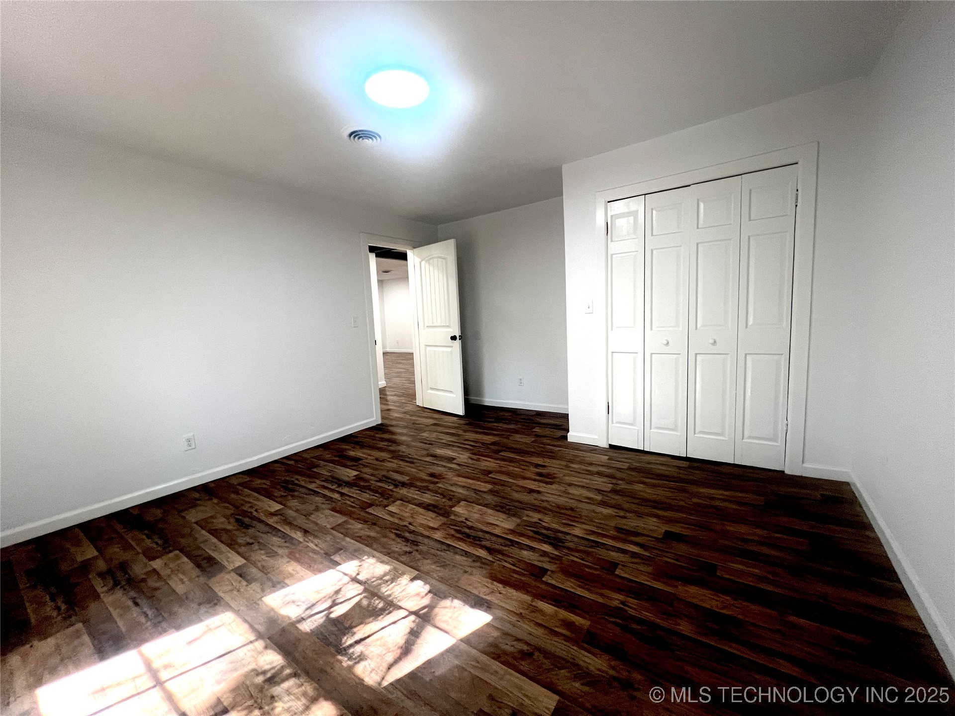 563 W Chambers Road Property Photo 41