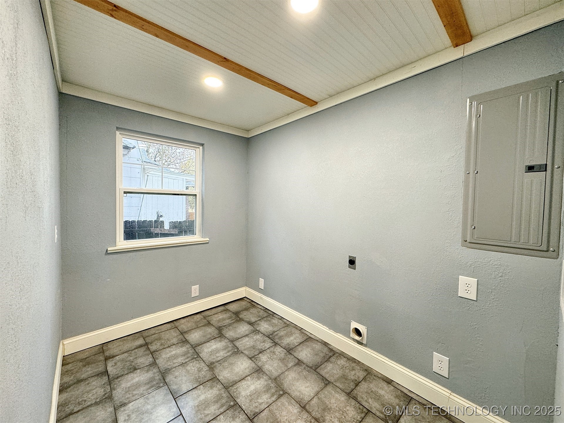 1420 W Broadway Street Property Photo 33